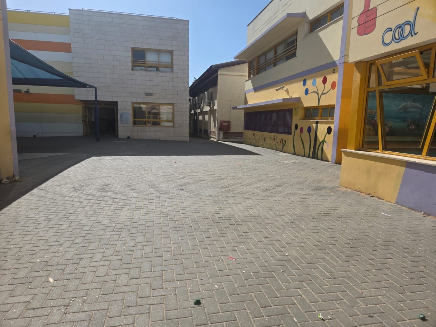המחאה מחריפה בבית ספר רמז: הלימודים הושבתו במסגרת המאבק נגד פיטורי המנהלת