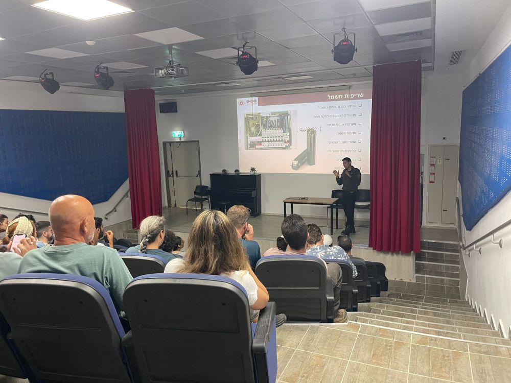 לוחמי האש מתחנת חולון ערכו הדרכה במקווה ישראל