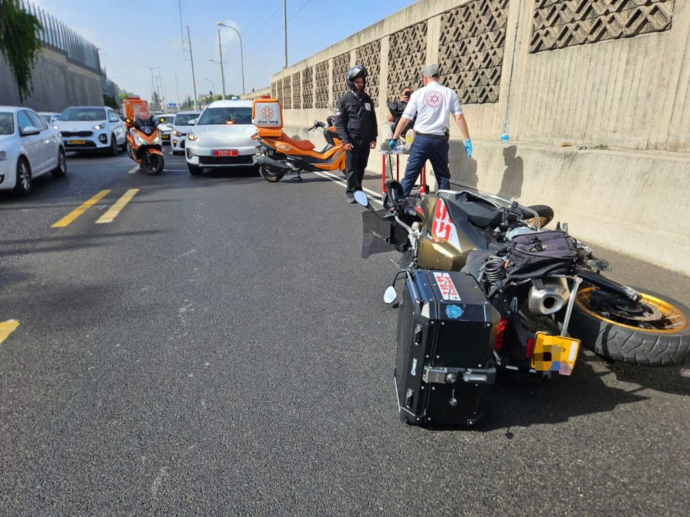 רוכב אופנוע נפצע בתאונה במחלף וולפסון
