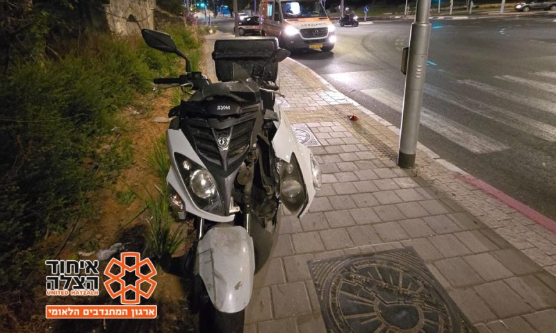 הולך רגל נפגע מאופנוע בחולון