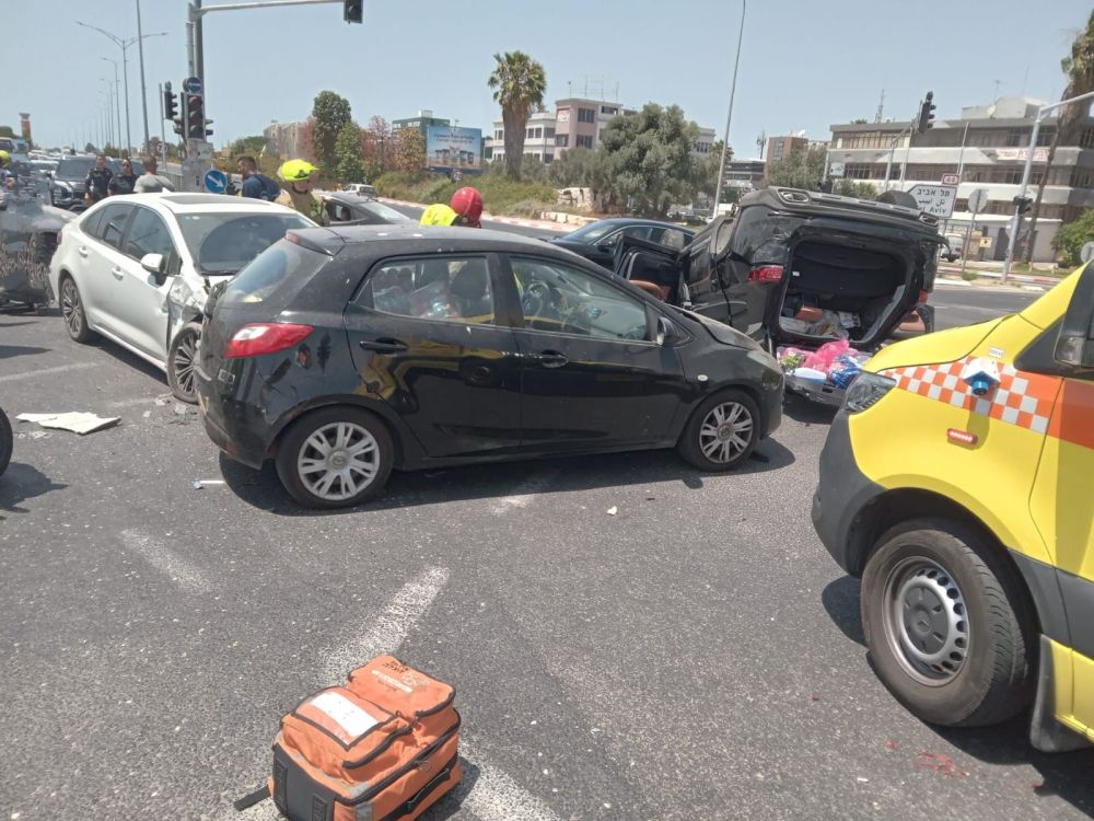 11 פצועים בתאונת שרשרת בחולון