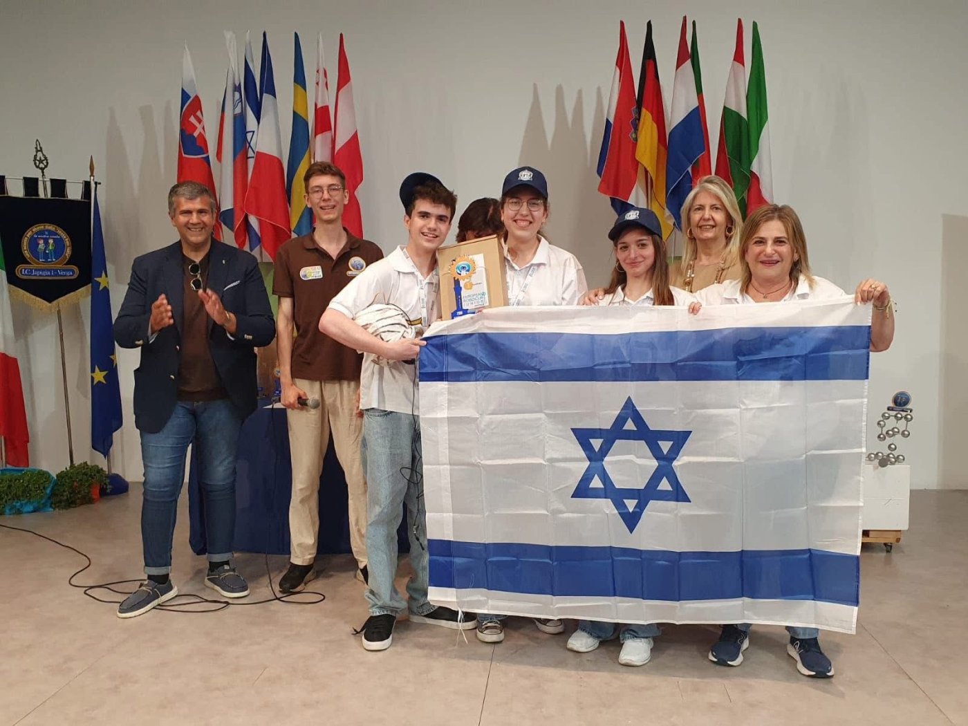 נבחרת ראשון לציון ברובוטיקה זכתה באליפות אירופה!
