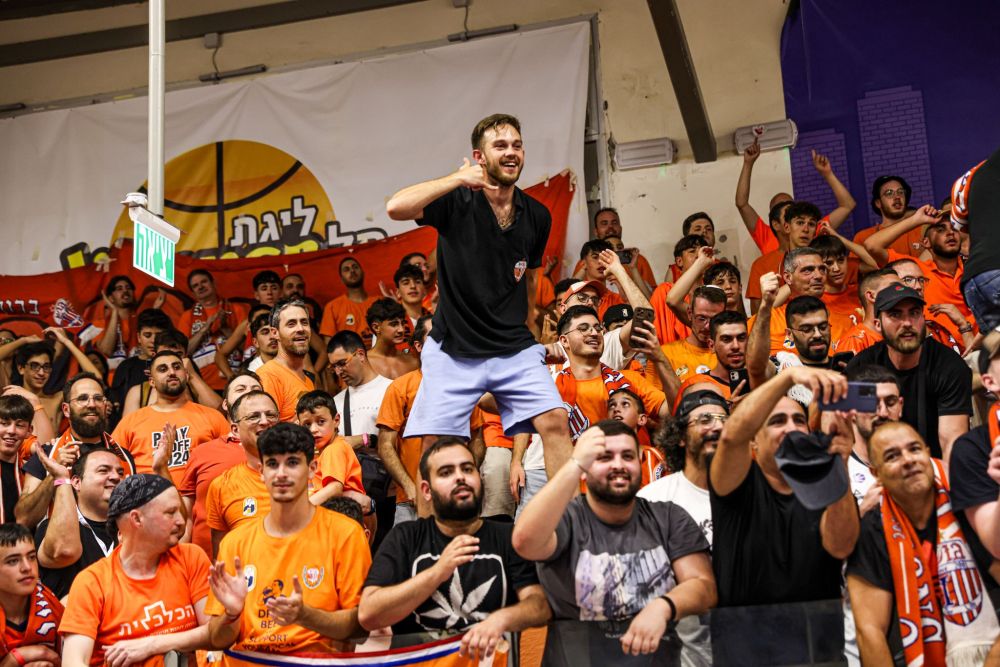 יעל אמסילי מנהלת ליגה לאומית Winner