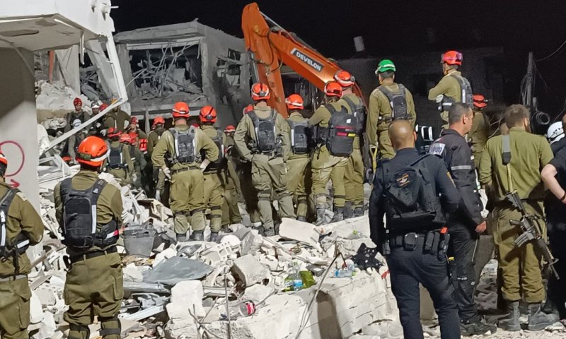 נפילת הטיל בבת ים: תיעוד הפעילות ממצלמות הגוף של השוטרים