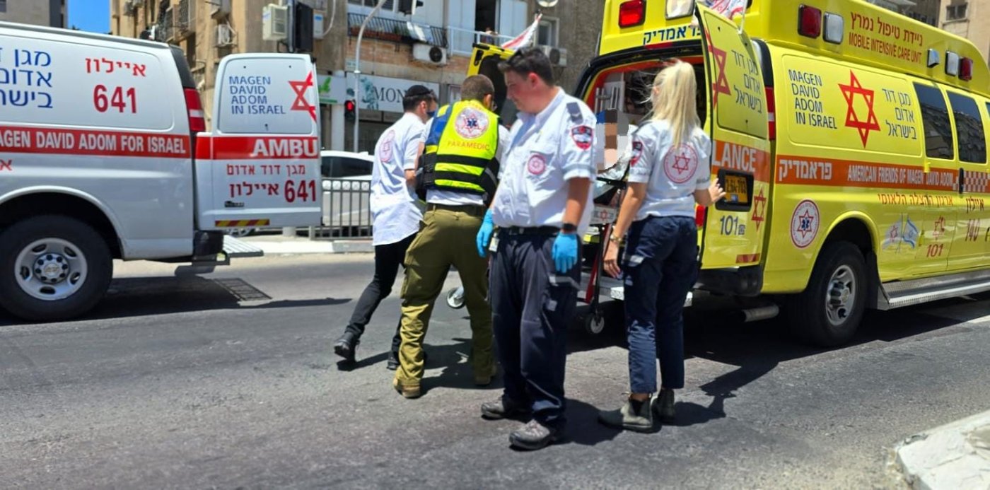 הולכת רגל נפגעה מקורקינט במרכז בת ים