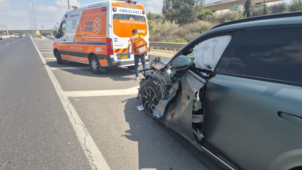 שני נהגים נפצעו בתאונה בכניסה לראשון לציון