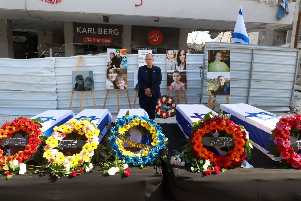 בת ים נפרדה מבני המשפחה האוקראינית שנהרגו מפגיעת הטיל