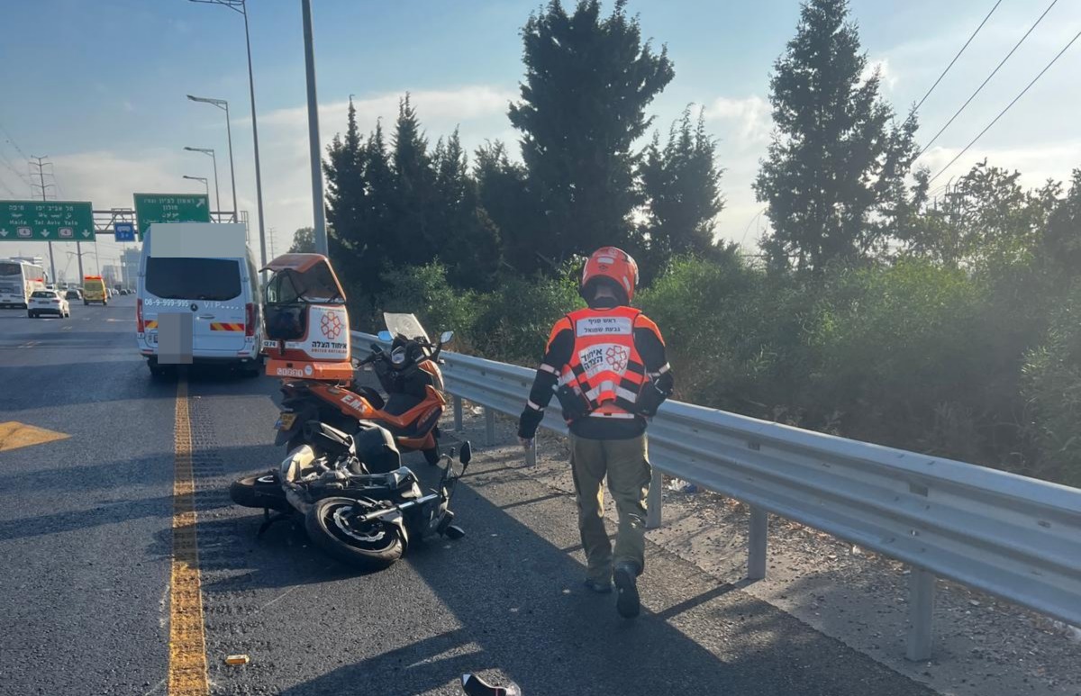 רוכב אופנוע נפצע בתאונה בכניסה לחולון