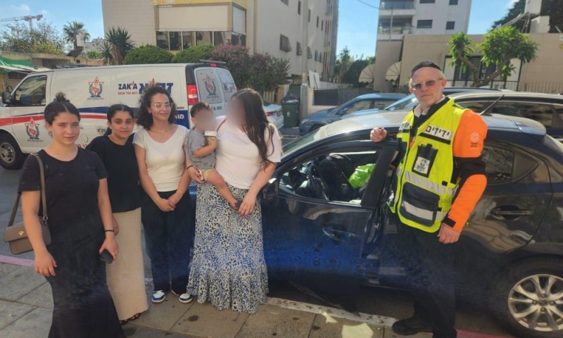 פעוט ננעל ברכב במרכז בת ים