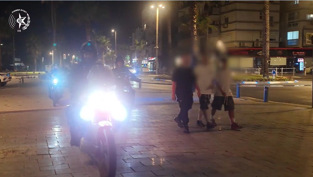 משטרת ישראל במבצע אכיפה נרחב בחולון ובת ים כנגד עבריינות נוער
