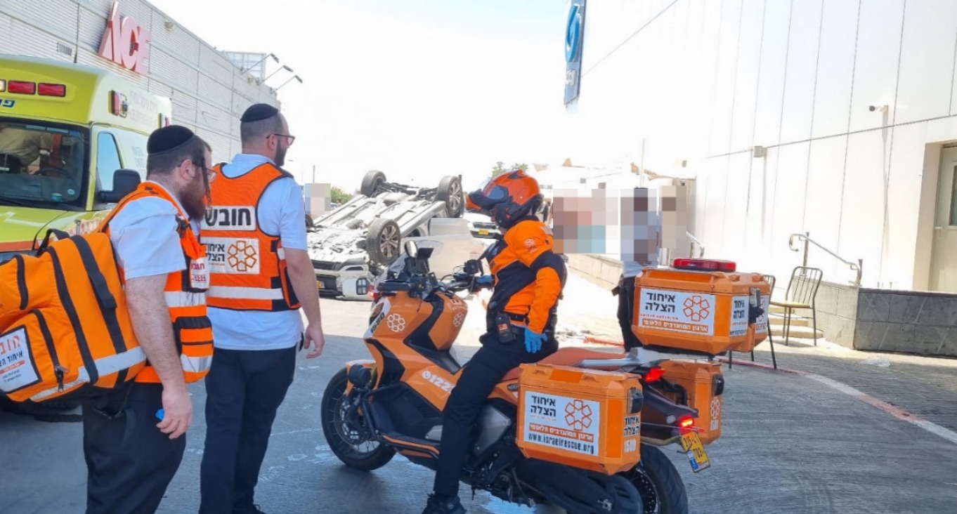 2 פצועים בהתהפכות רכב בראשון לציון