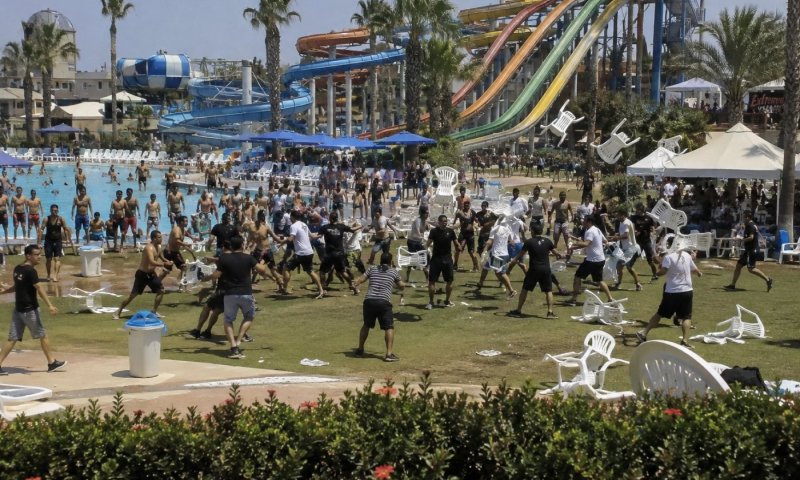 פצועים ועוד 12 עצורים בקטטת ענק בימית 2000