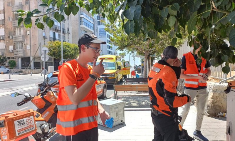 אישה נמצאה מעורפלת ממכת חום במרכז בת ים
