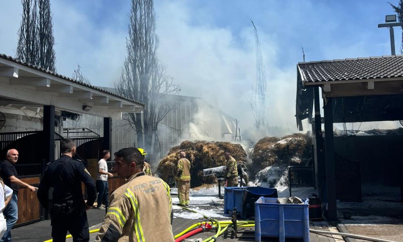 זו הסיבה לריח ולעשן שנראה היטב גם בחולון וראשון לציון