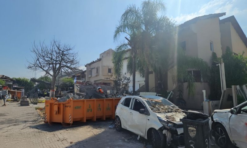 2000 טון פסולת בניין פונתה למחזור מאתר נפילת הטיל בראשון לציון