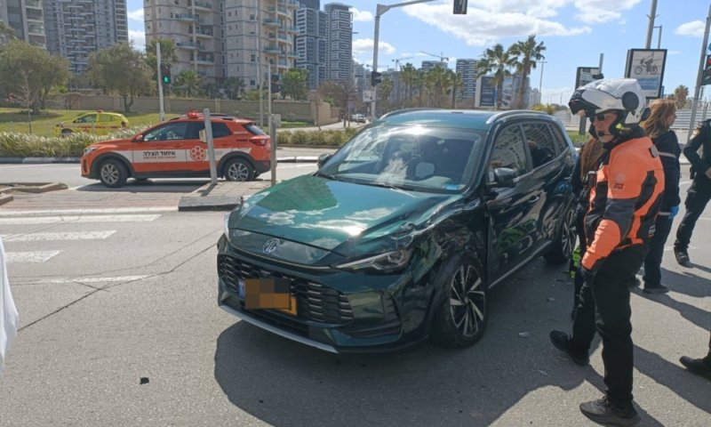 2 פצועים בתאונה סמוך לטיילת בת ים