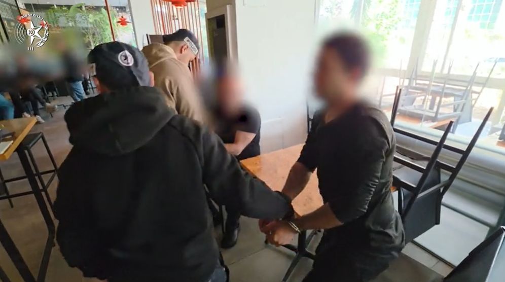 נחשפה פרשיית סחר בבני אדם ונעצרו 4 חשודים תושבי ראשון לציון