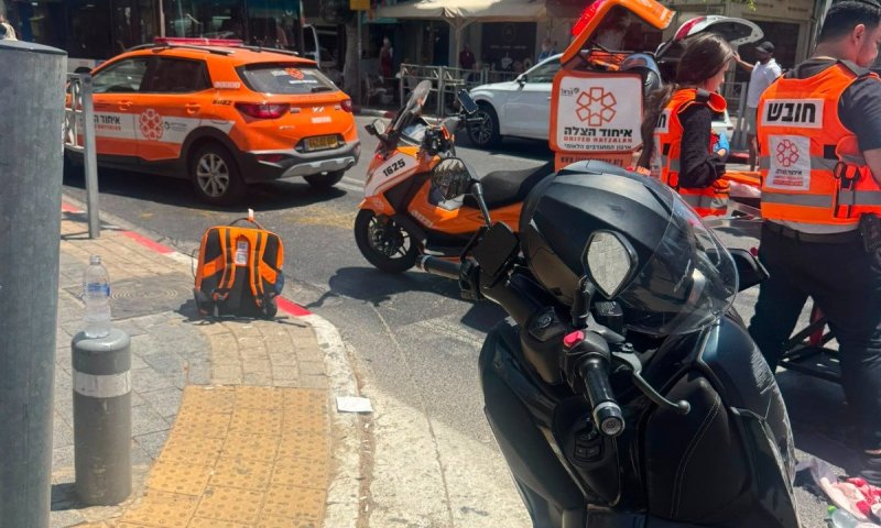 רוכב אופנוע נפצע בינוני בתאונה במרכז בת ים