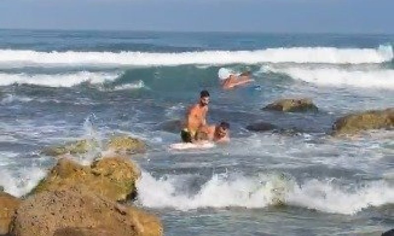 המצילים מנעו אסון מול חופי בת ים