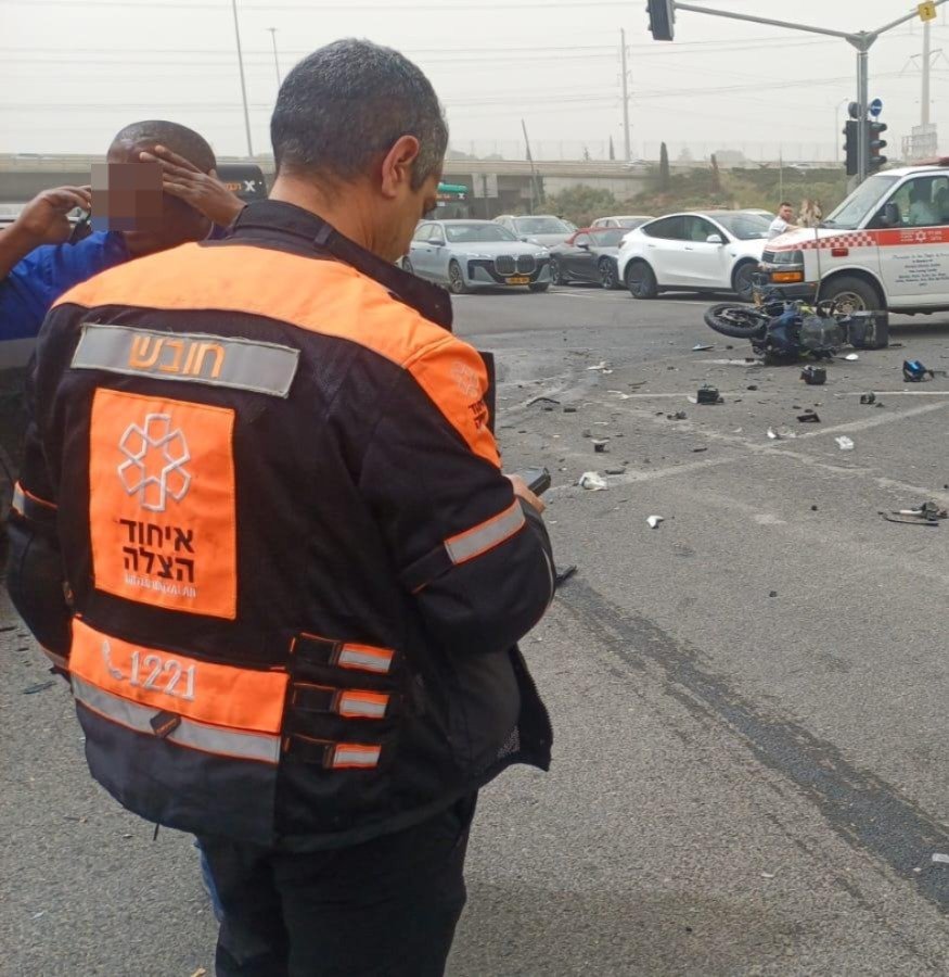 רוכב אופנוע נפצע קשה בתאונה בראשון לציון