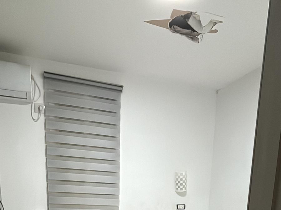 אישה נפגעה מרסיס בדירתה בבת ים