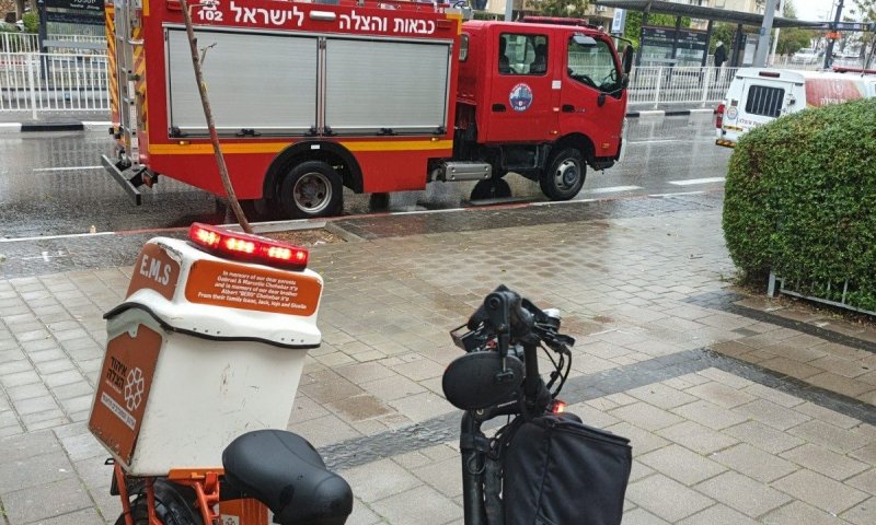 שריפה במבנה ברחוב יוספטל בבת ים