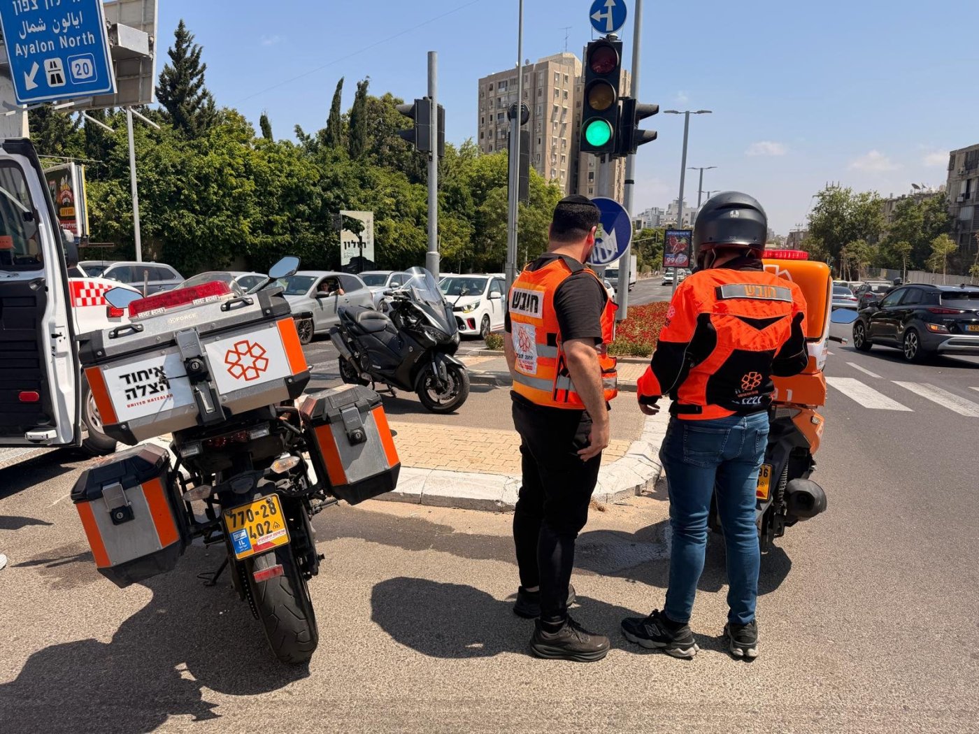 פצוע בתאונה בין משאית לאופנוע בבת ים