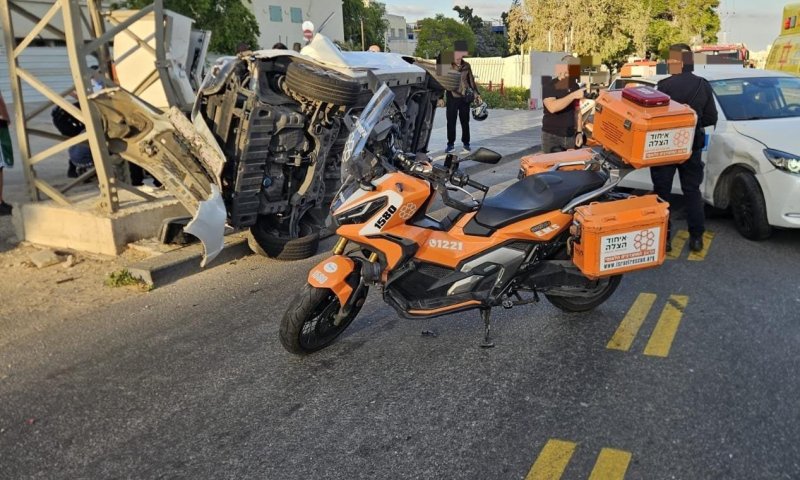 שני פצועים בתאונת דרכים בבת ים
