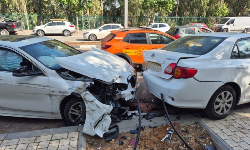 נהגת נפצעה בתאונה מול מקווה ישראל בחולון