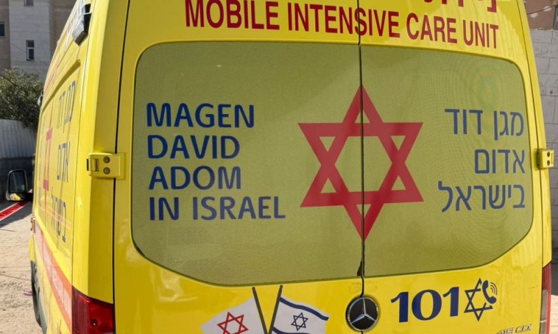 פצוע אנוש בנפילה מגובה בבת ים