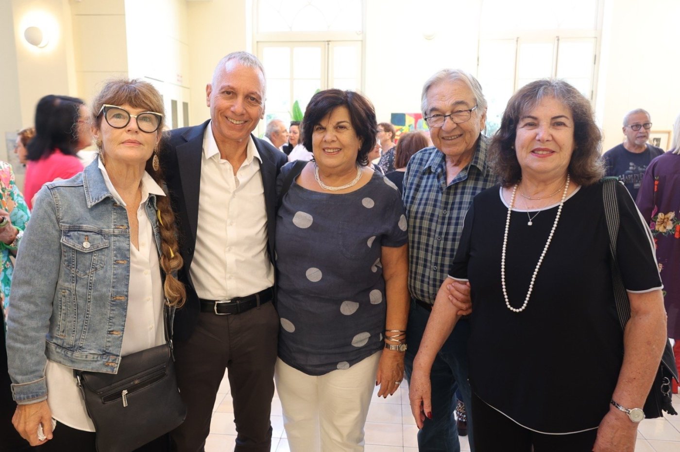  צילום-  אולפני רחובות; 