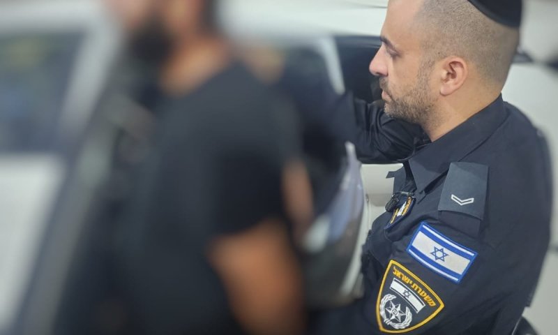 תושב חולון חשוד בתקיפת מוכר בקיוסק במרכז העיר