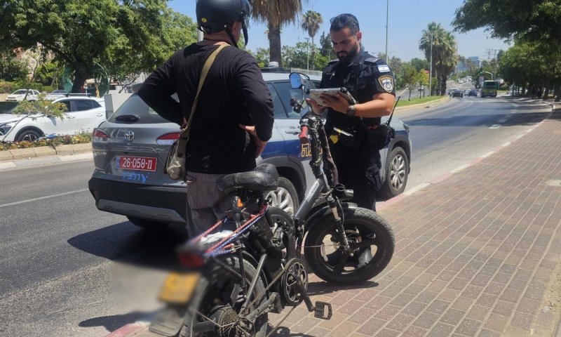 מאות דוחות בחולון ובת ים במסגרת מבצע אכיפה משטרתי