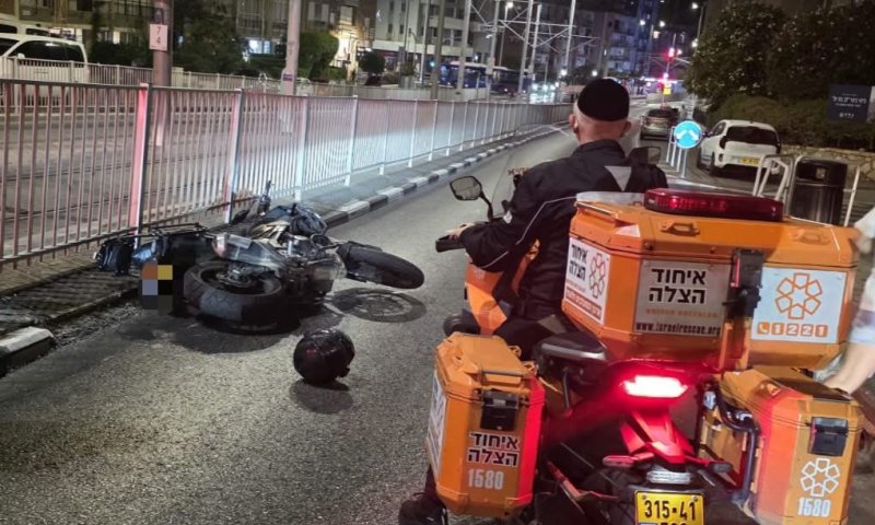 פצוע קשה בתאונה בין אופנוע לאוטובוס בבת ים