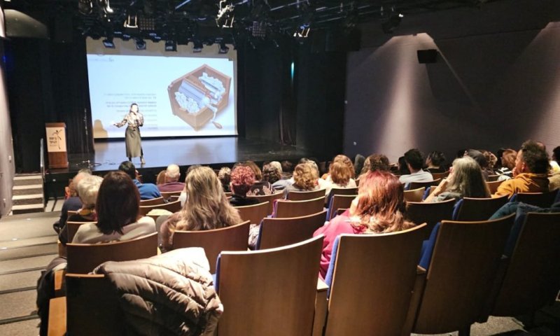 מועדון דוקו לייף מזמין:  הקרנת הסרט התיעודי "נשות הדבש" באולם בימת הנוער