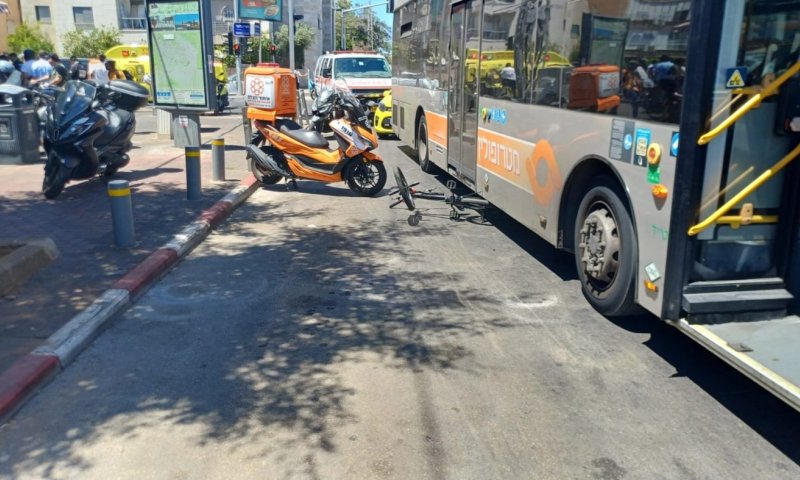 ילד בן 6 נפגע מאוטובוס בחולון