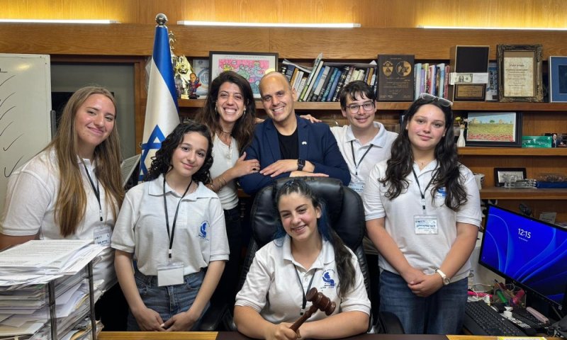 מועצת הנוער העירונית החליפה את עיריית בת ים במסגרת יום חילופי שלטון