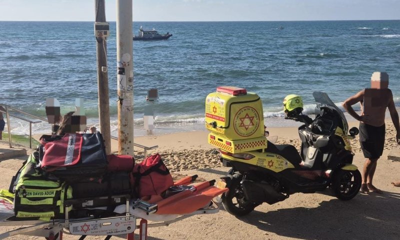 סריקות אחר נער אשר נסחף במים בחוף פלמחים