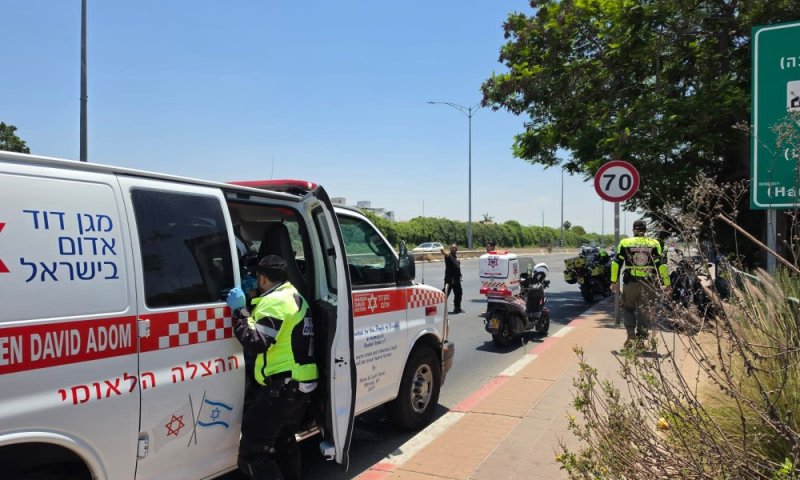 הולך רגל נפצע בתאונה בכניסה לחולון