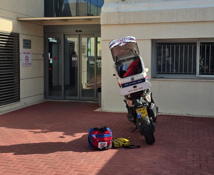 גבר התמוטט בבריכה בחולון ופונה במצב קשה