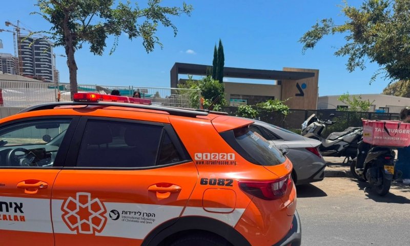 רוכב אופנוע נפצע בינוני בתאונה בבת ים
