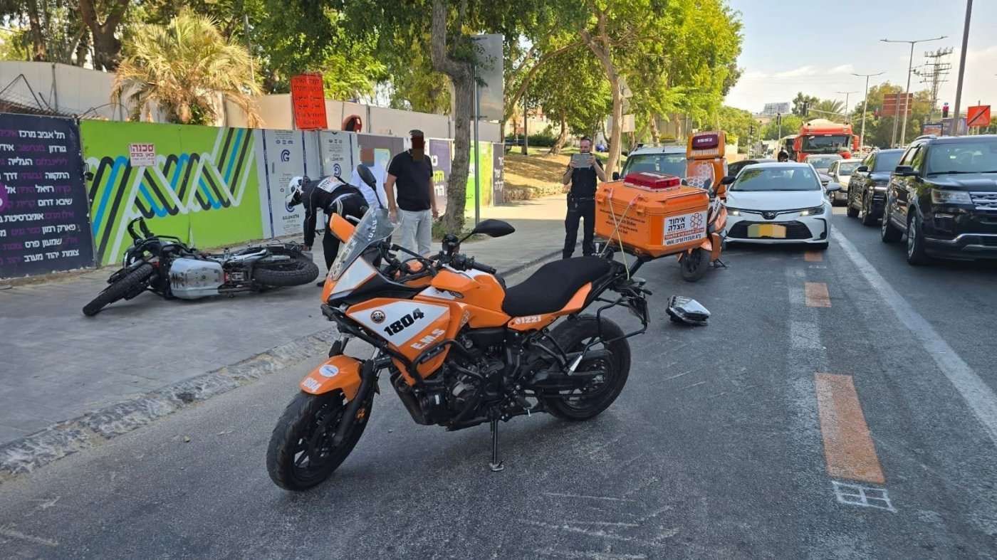 רוכב אופנוע נפצע בתאונה בחולון