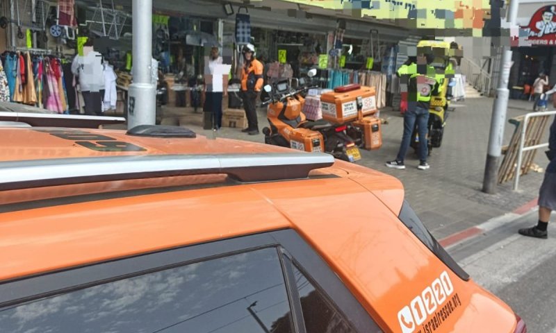 רוכב קלנועית נפצע בתאונה במרכז בת ים