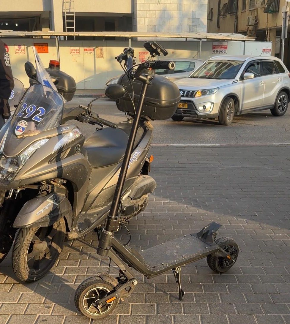 מבצע אכיפה נרחב בבת ים נגד עבירות של רוכבי כלים חשמליים