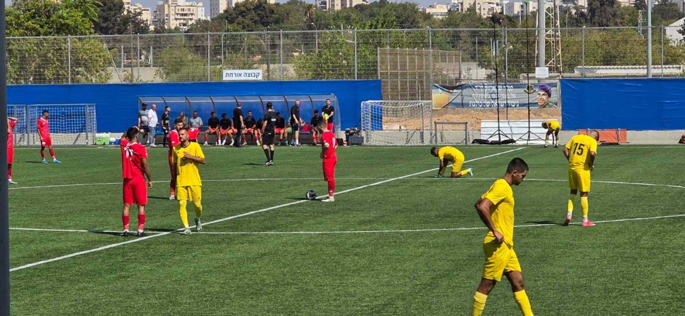 חולון: כדורגל, סוף השבוע במגרשים