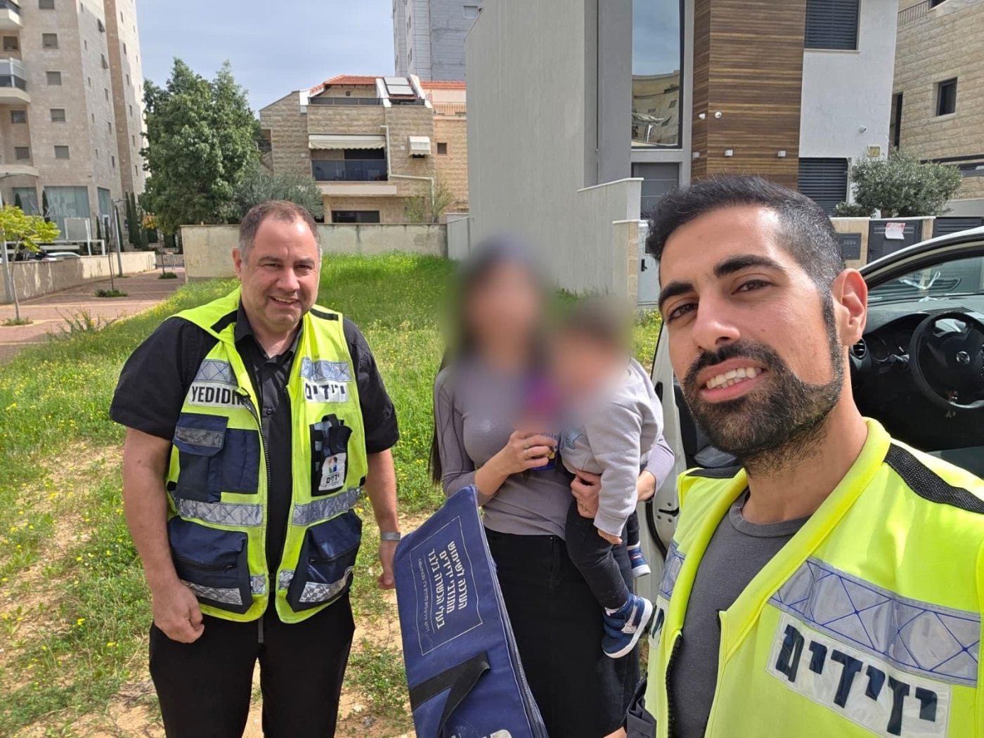 פעוט ננעל ברכב בשכונת ח-300 בחולון