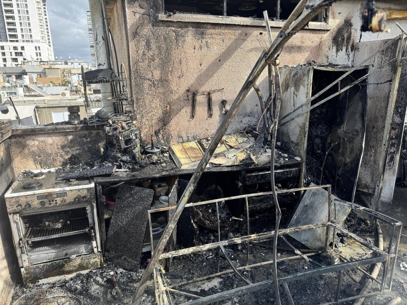 חיות מחמד לא שרדו שריפה בדירה בחולון