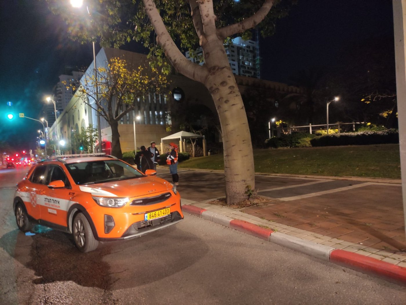 צעיר נפצע מדקירות באירוע אלים בחולון