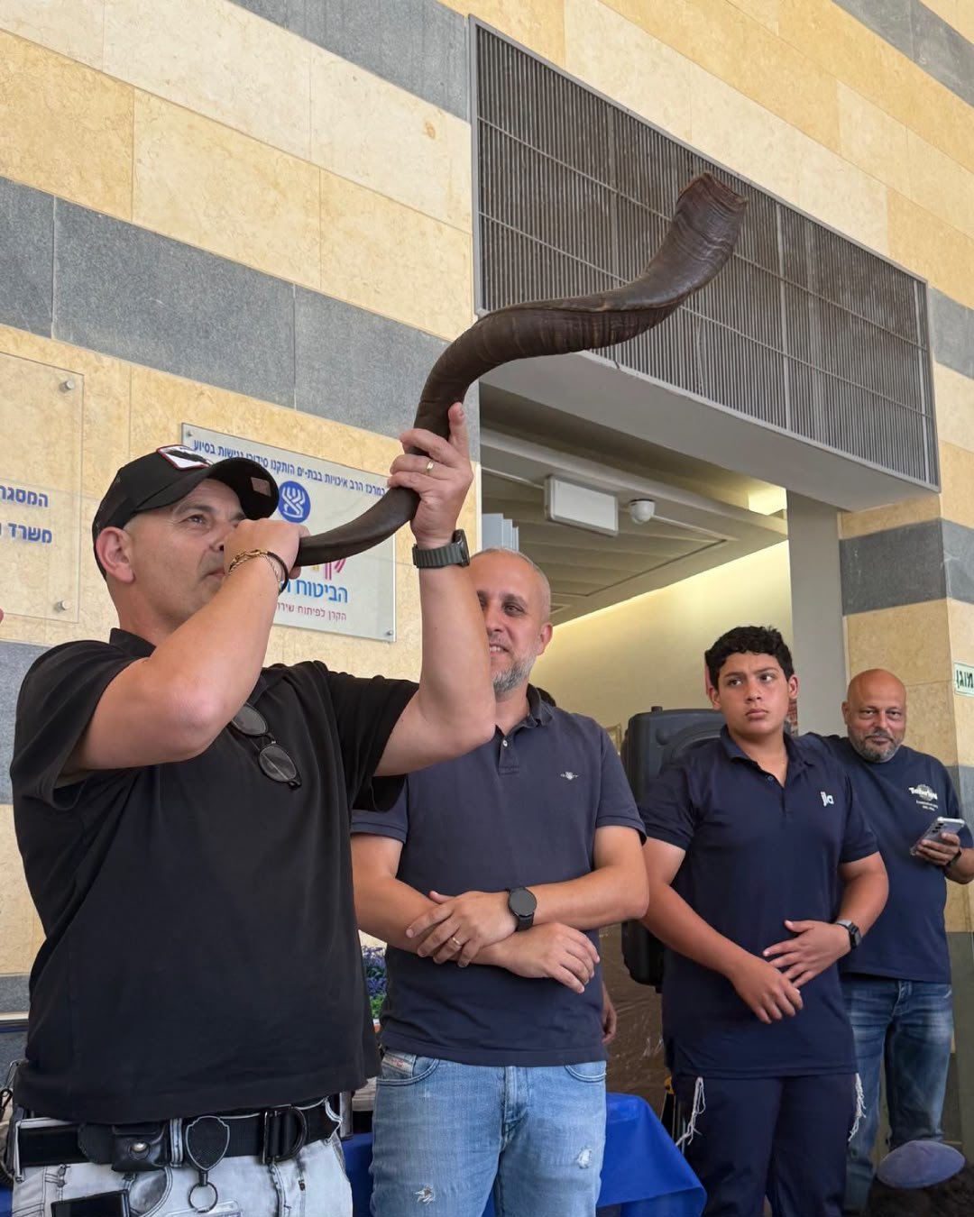 יח"צ