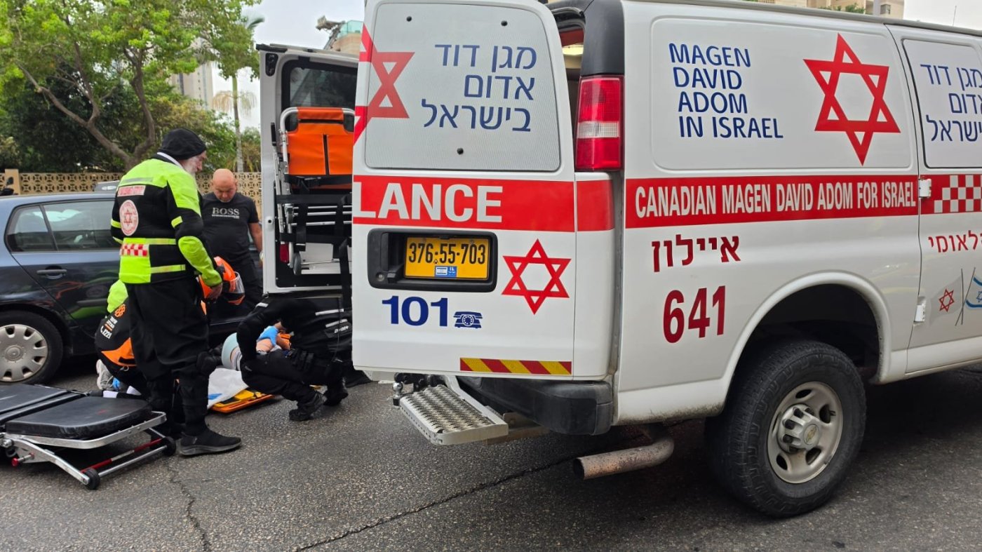 הולכת רגל נפצעה קשה בתאונה בבת ים